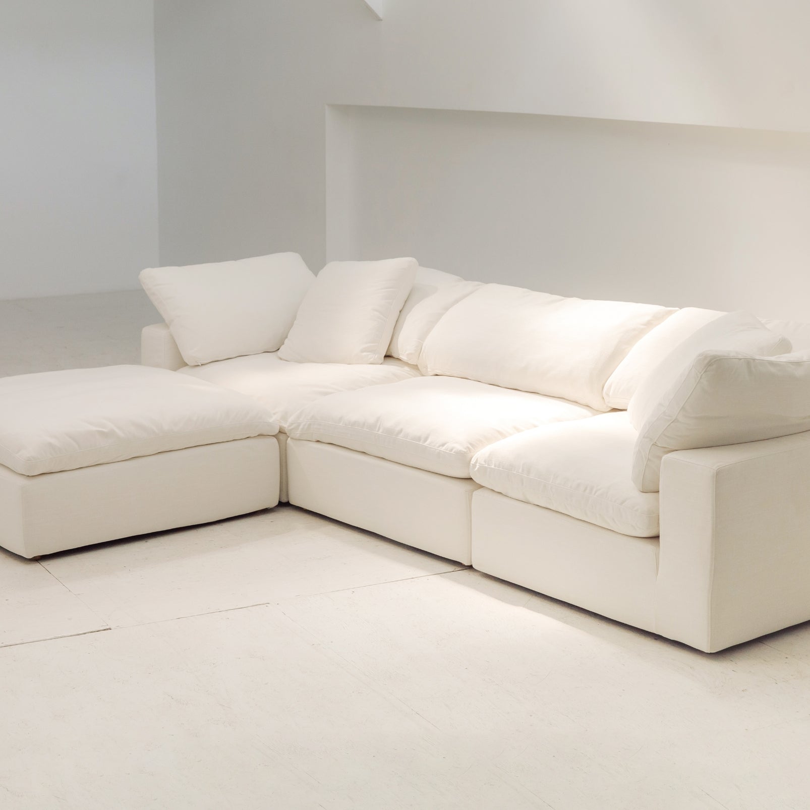 Movie Night 4-Piece Modular Sectional, Standard, Cream Linen