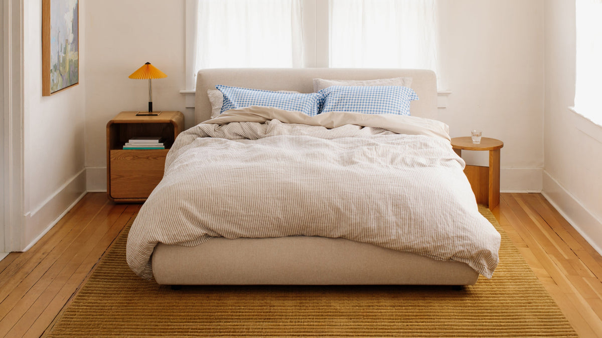 Haven Storage Bed Queen Latte - Hydraulic Lift Detail